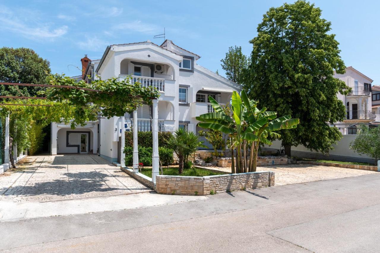 Villa Lucija Pjescana Uvala Exterior photo