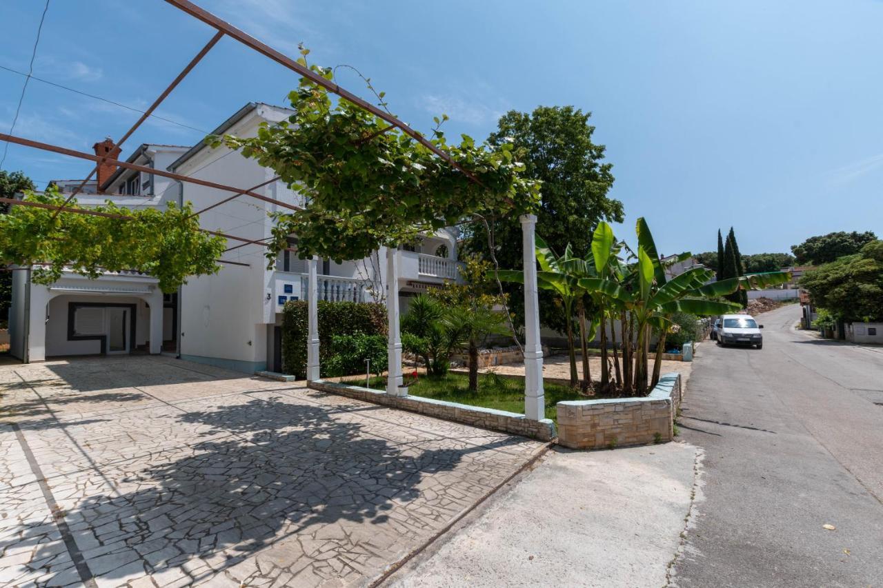 Villa Lucija Pjescana Uvala Exterior photo